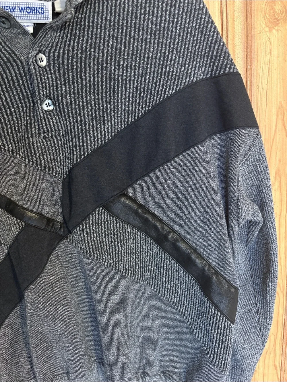 New Works Gray Knit Polo Pullover Black Stripe Panel Detail Men’s Size M Retro